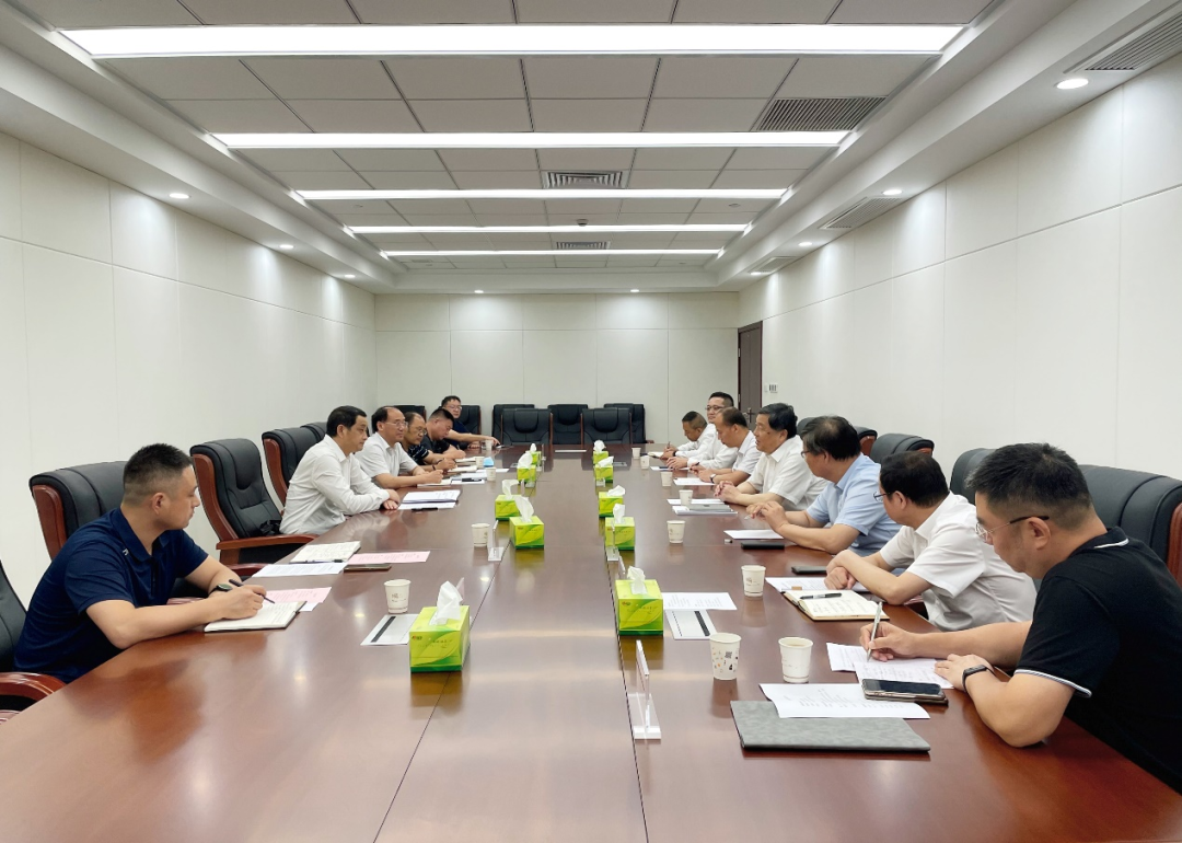 劉海軍會(huì)見中國水泥協(xié)會(huì)會(huì)長高登榜一行